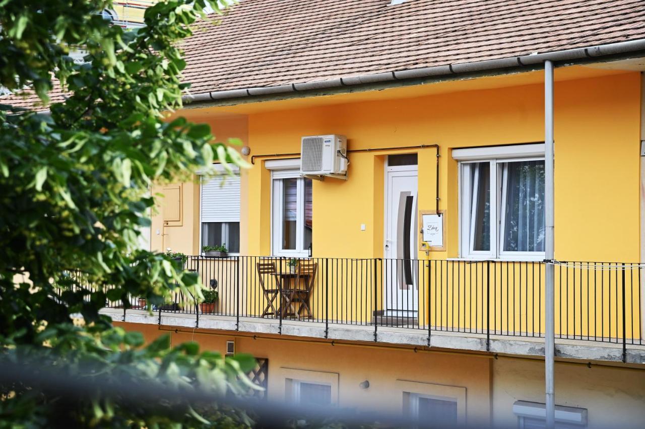Zora Apartment *